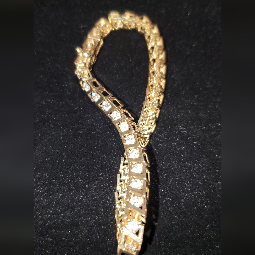 Beautiful Z Style 7.5 Inch 925 Sterling Silver CZ Braclet. 14 K Gold Tone.